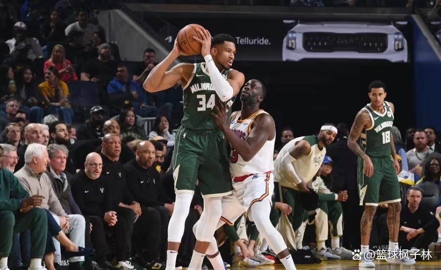 宝威体育集团-雄鹿队遭遇两连败教练组练习战术